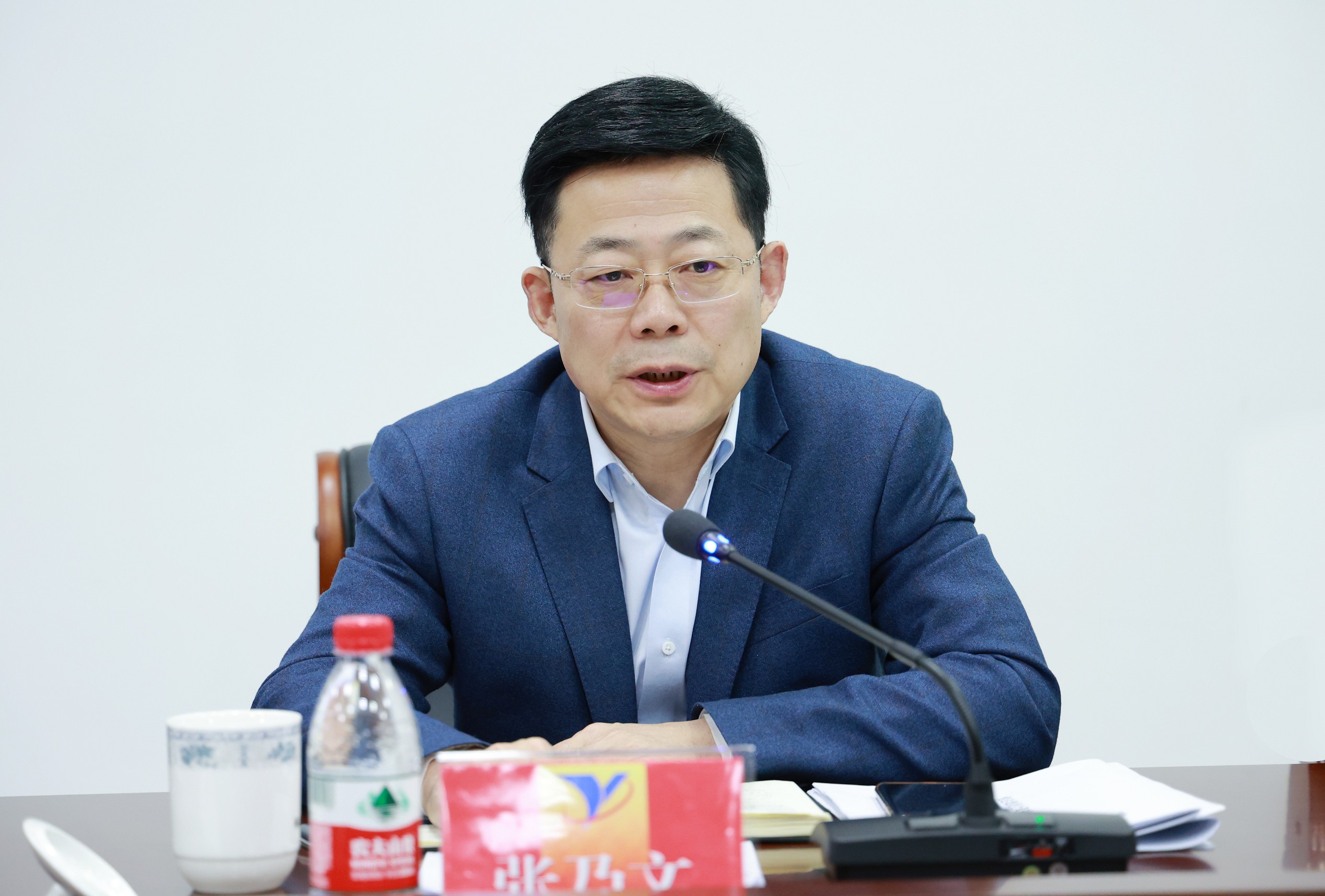 張董事長調(diào)研紡織集團1_眸目壓縮.jpg